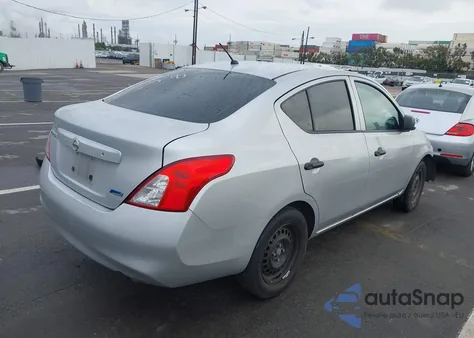 2014 Nissan Versa 1.6 S z USA, uszkodzony, nr VIN 3N1CN7AP2EL827451